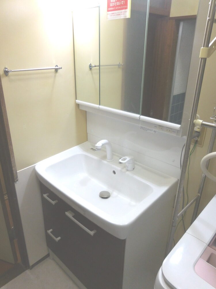 千葉市若葉区戸建ての洗面室（LIXIL オフト）改修事例