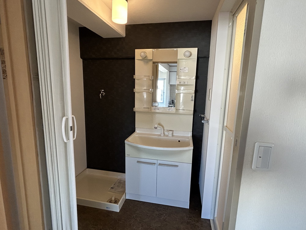 千葉市中央区マンション　賃貸浴室改修・洗面室内装